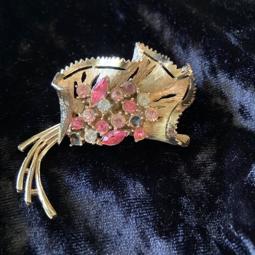 Vintage Coro‎ Flower Bouquet Rhinestone Brooch Pink 2.5"Flaw